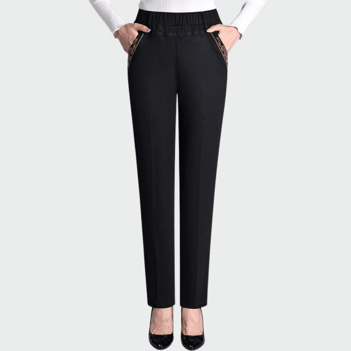 Rūta - Stylish women's jeans with side pockets and elastic waist