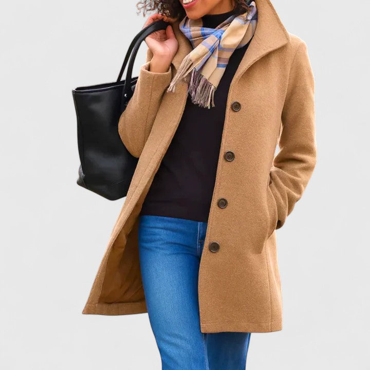 Scarlethia – An elegant coat for any occasion