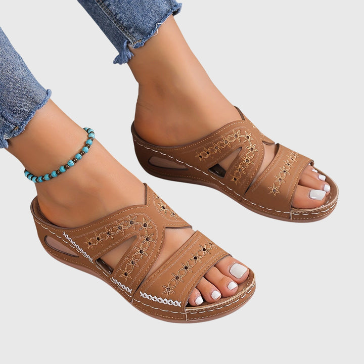 Gobnat | Elegant Orthopedic Sandals