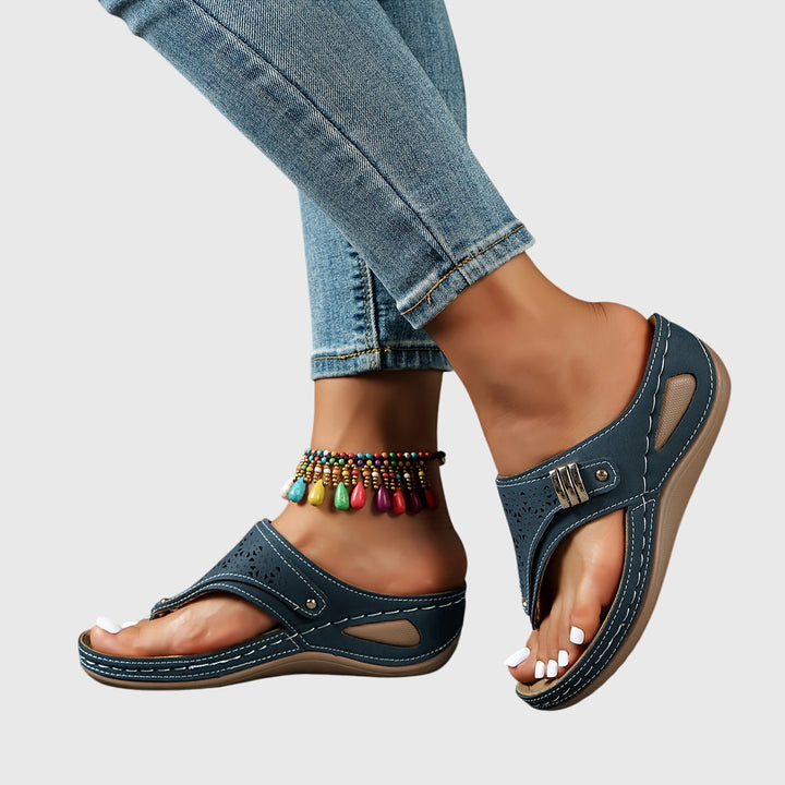 Kinnat | Flip Flop Sandals