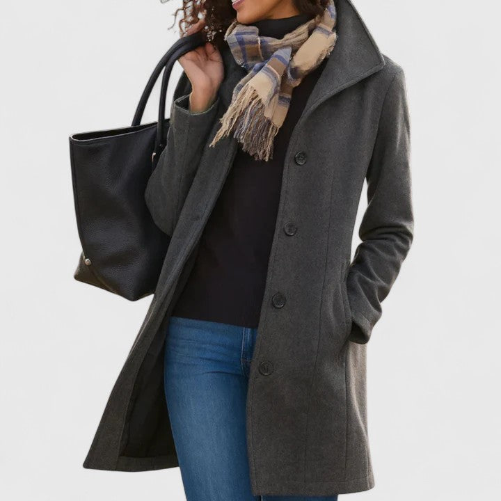 Scarlethia – An elegant coat for any occasion