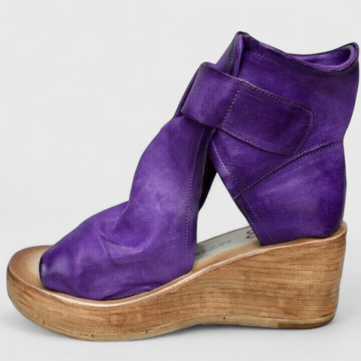 Caoilfhinn | Classic Wedge Sandals