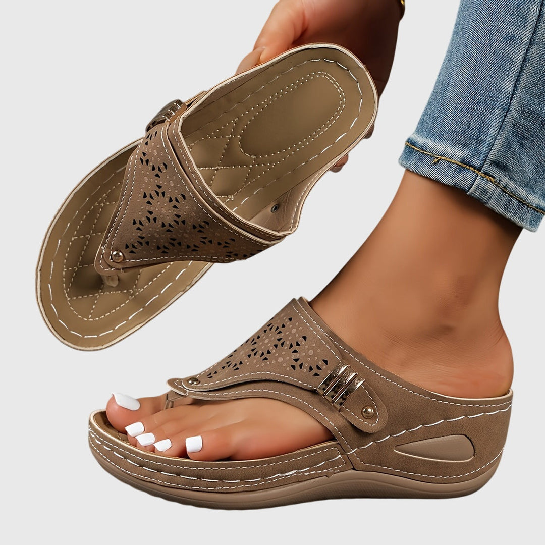 Kinnat | Flip Flop Sandals