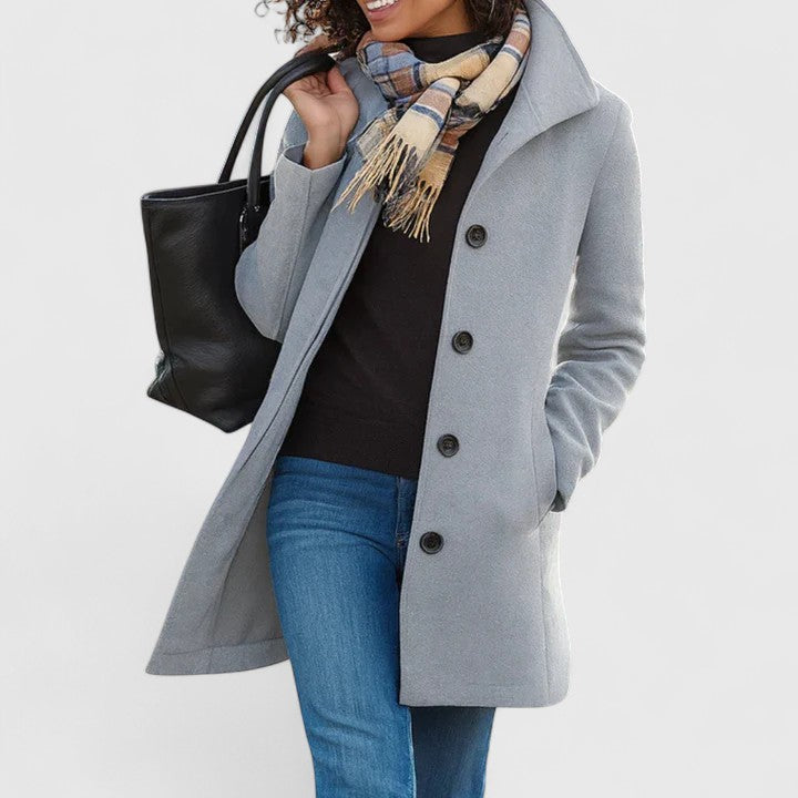 Scarlethia – An elegant coat for any occasion