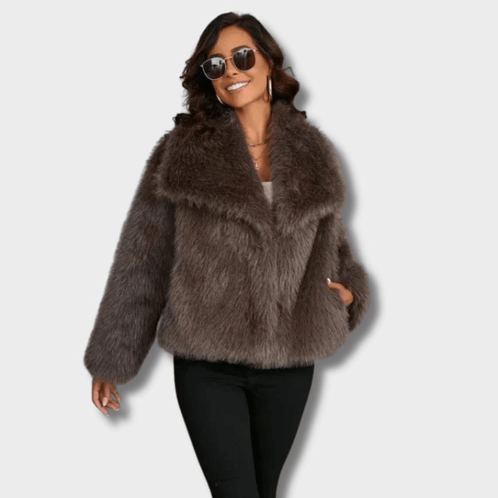 Dalia – Luxurious faux fur coat
