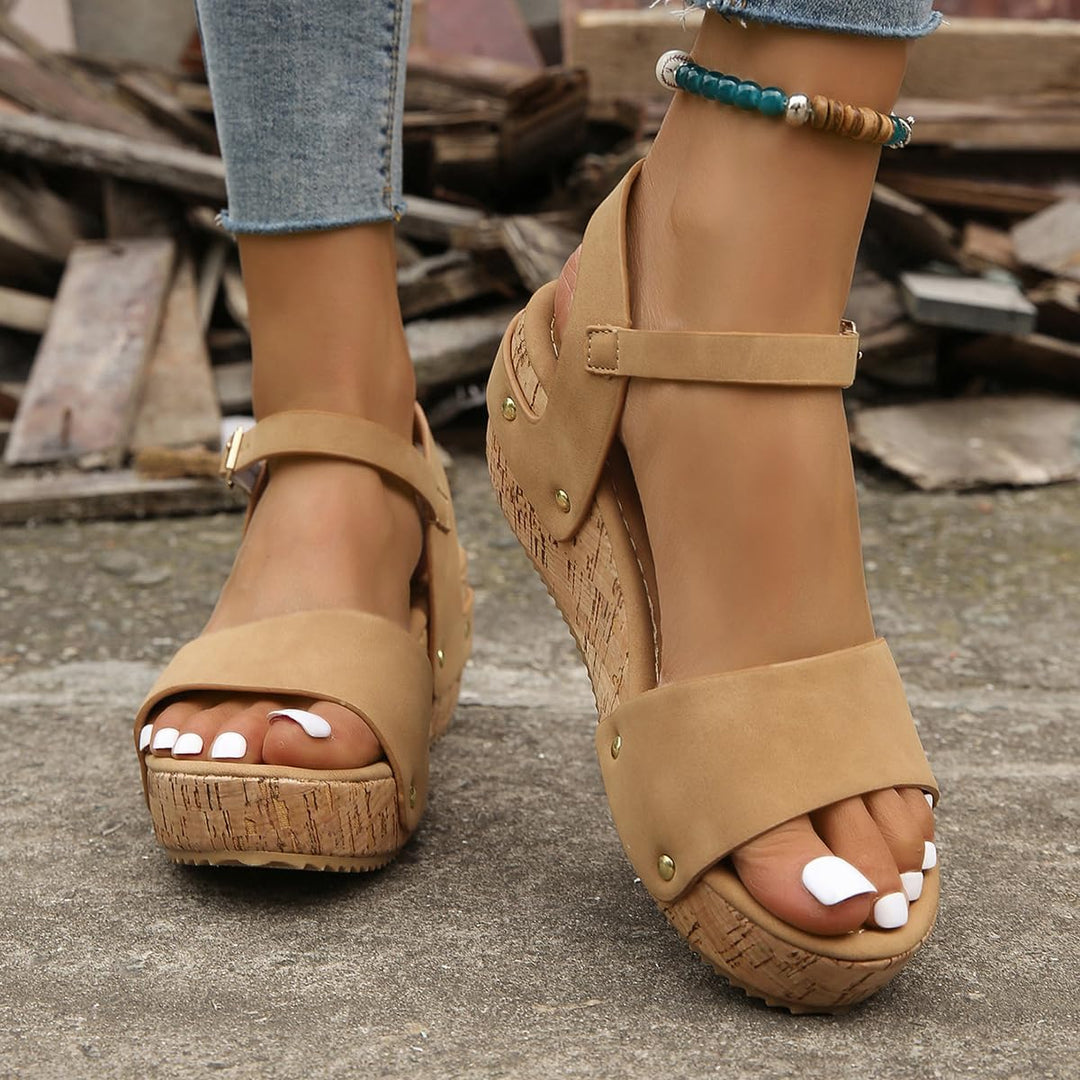 Toiréasa | Elegant Wedge Sandals