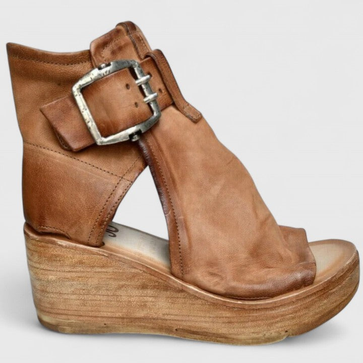 Caoilfhinn | Classic Wedge Sandals