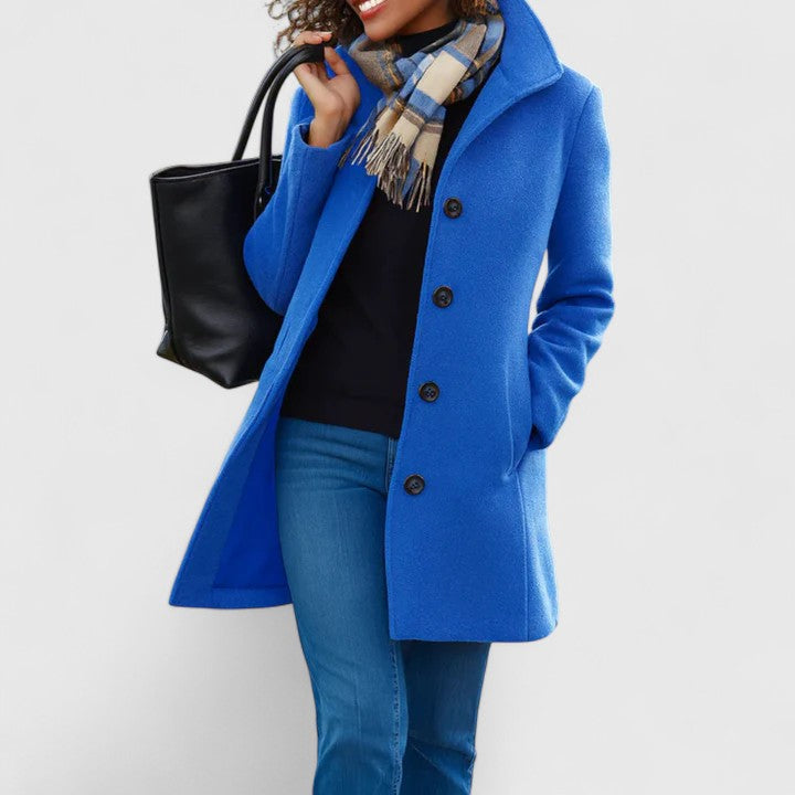 Scarlethia – An elegant coat for any occasion