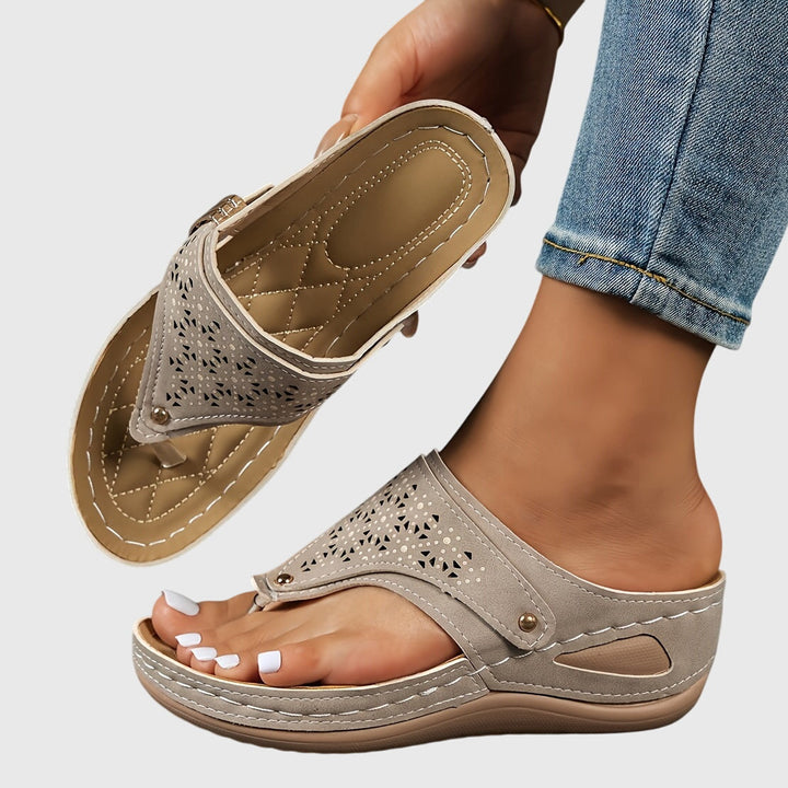 Kinnat | Flip Flop Sandals