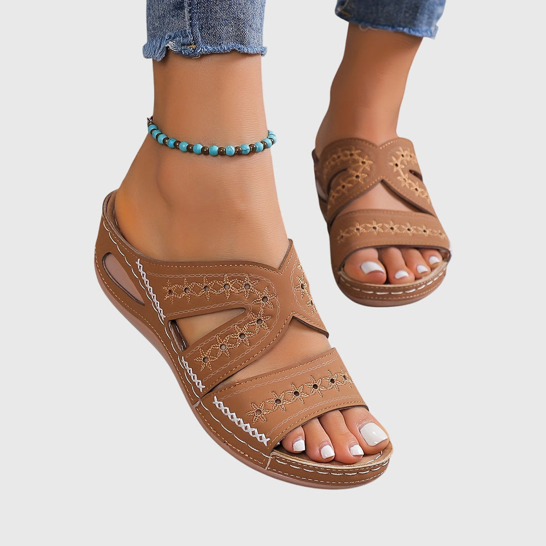 Gobnat | Elegant Orthopedic Sandals