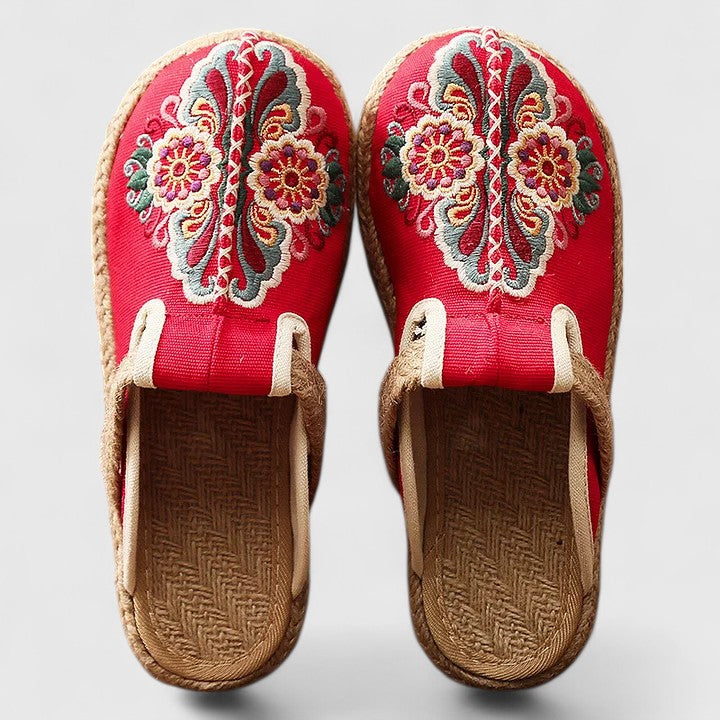 Gormlai | Embroidered Flat Sandals