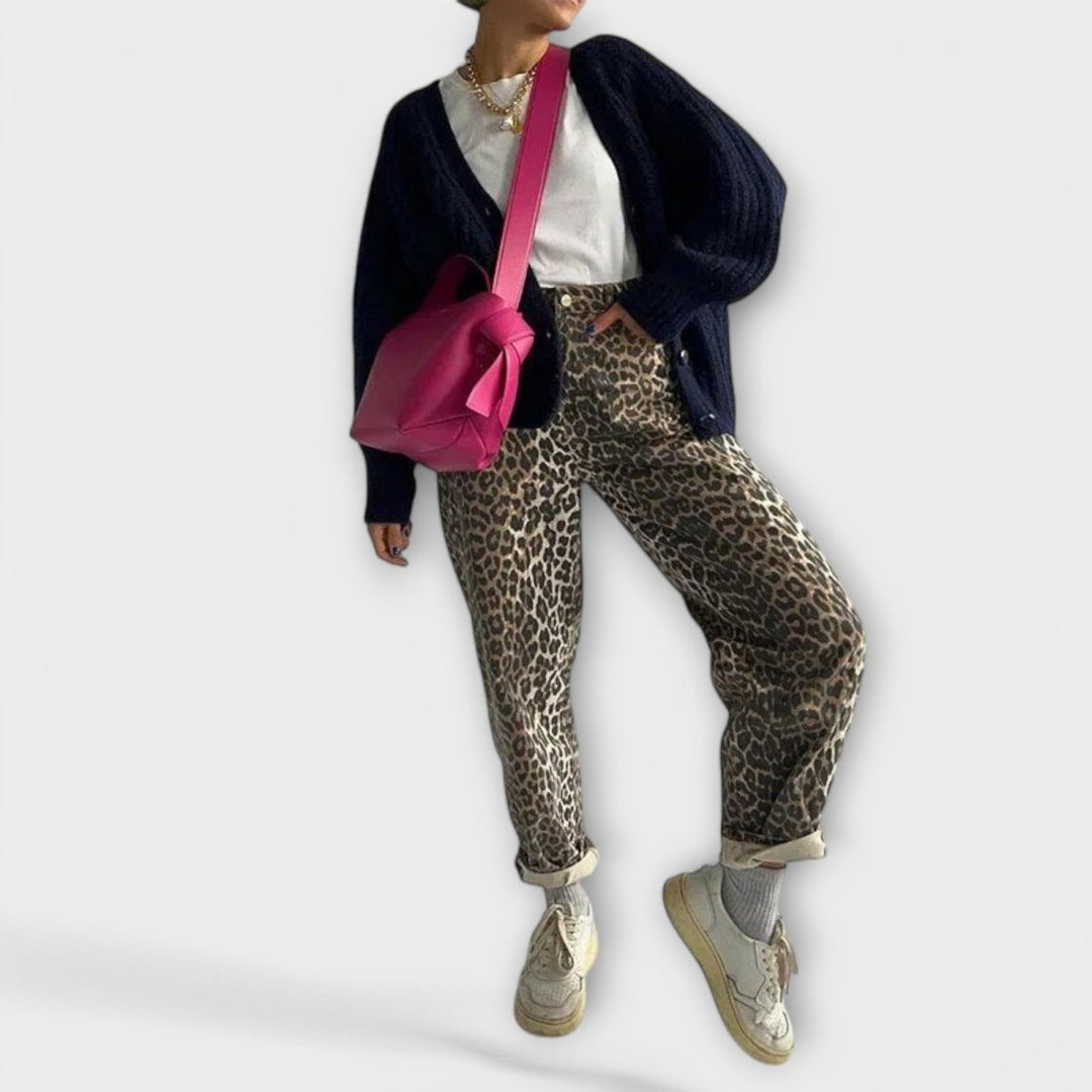 Carina - Retro jeans with leopard print