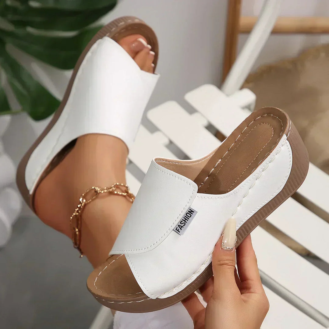 Cobhlaith | Orthopedic Wedge Sandals