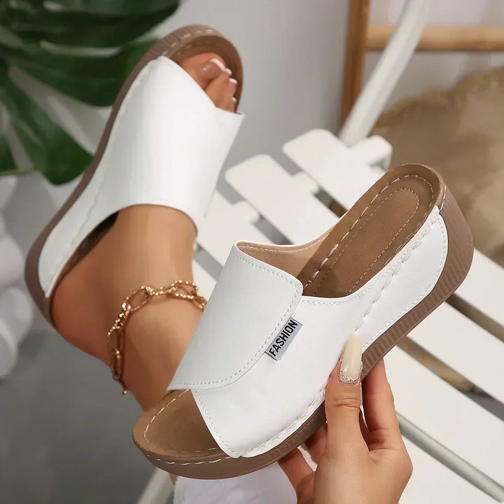 Cobhlaith | Orthopedic Wedge Sandals