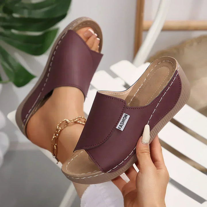 Cobhlaith | Orthopedic Wedge Sandals
