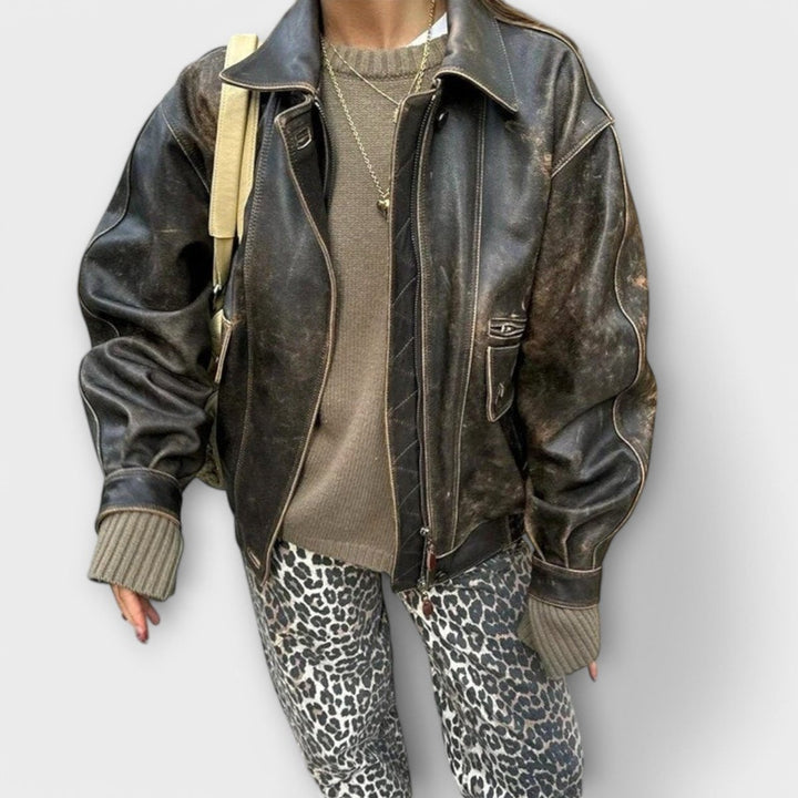 Carina - Retro jeans with leopard print