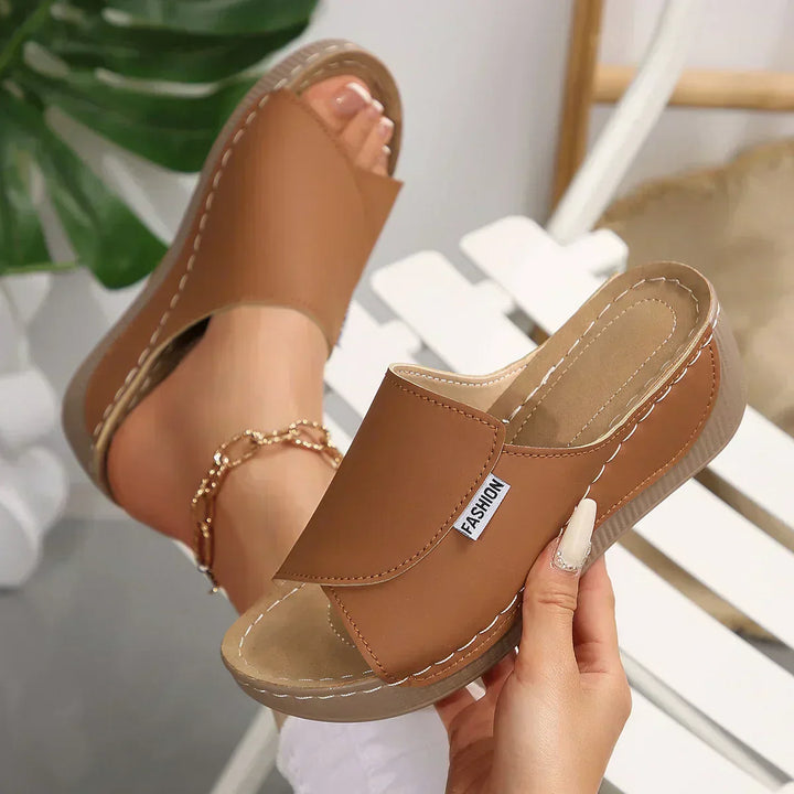 Cobhlaith | Orthopedic Wedge Sandals