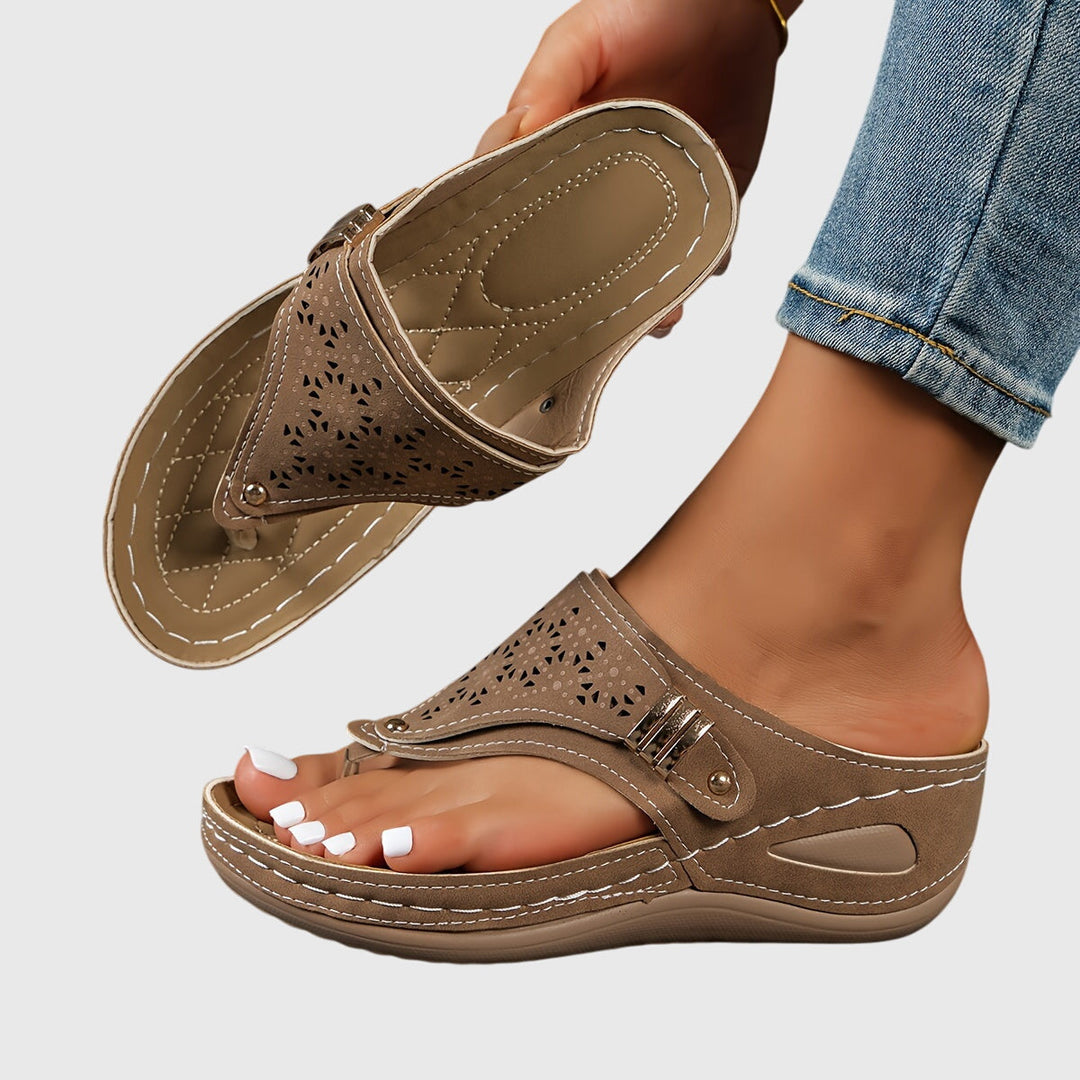 Kinnat | Flip Flop Sandals
