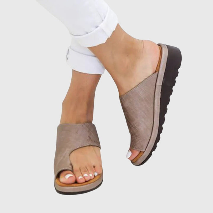 Muadhnait | Orthopedic Sandals