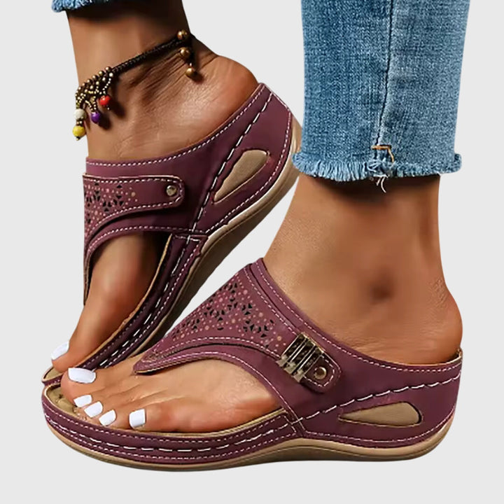 Kinnat | Flip Flop Sandals