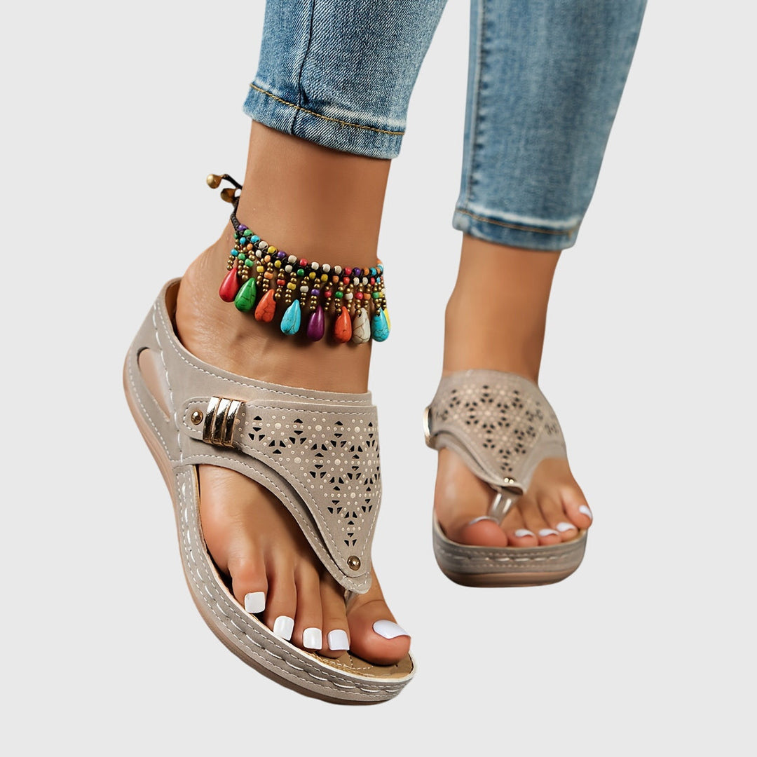 Kinnat | Flip Flop Sandals