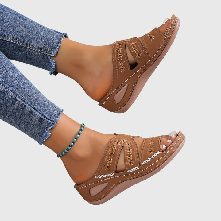 Gobnat | Elegant Orthopedic Sandals
