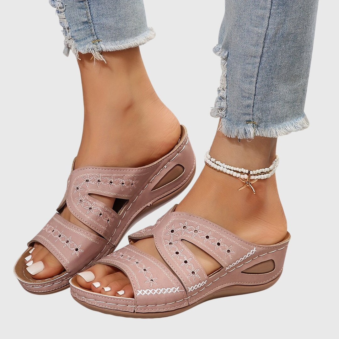 Gobnat | Elegant Orthopedic Sandals
