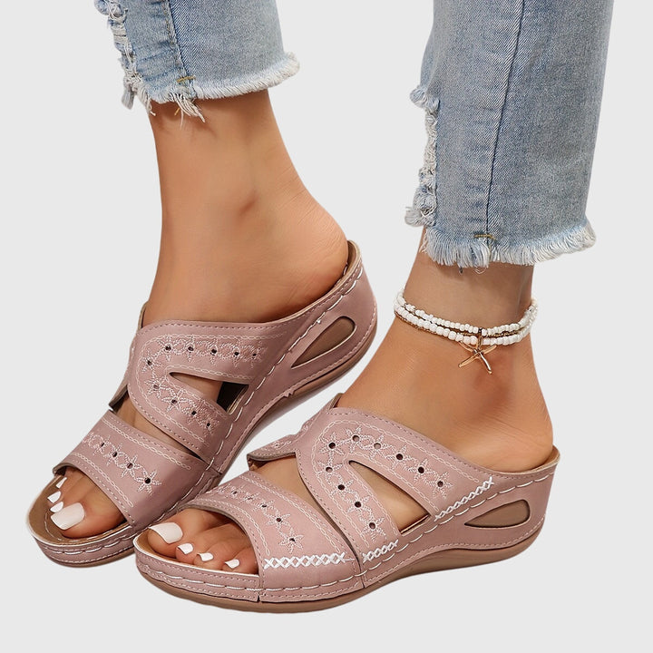 Gobnat | Elegant Orthopedic Sandals