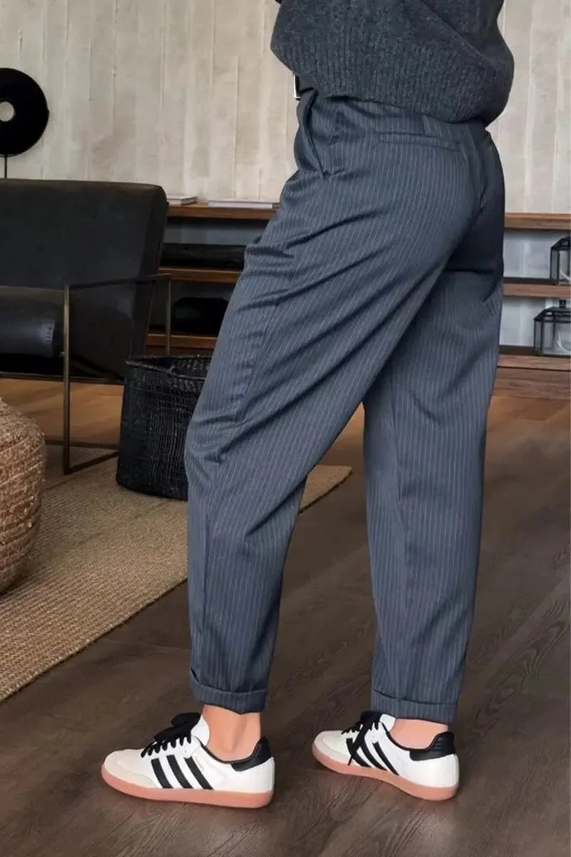 Kotryna - Elegant, figure-enhancing trousers with a belt